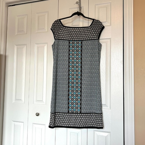 Max Studio Sheath Dress Tile Print Stretch Jersey Square Neck Cap Sleeve Size M - Picture 3 of 14